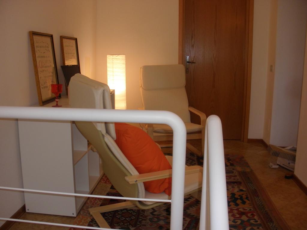B&B Castellani Fanna Rum bild